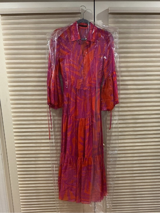 Carolina Herrera Dresses & Skirts - NWOT CH Carolina Herrera Pink and Orange Printed Silk Maxi Dress, Size XS